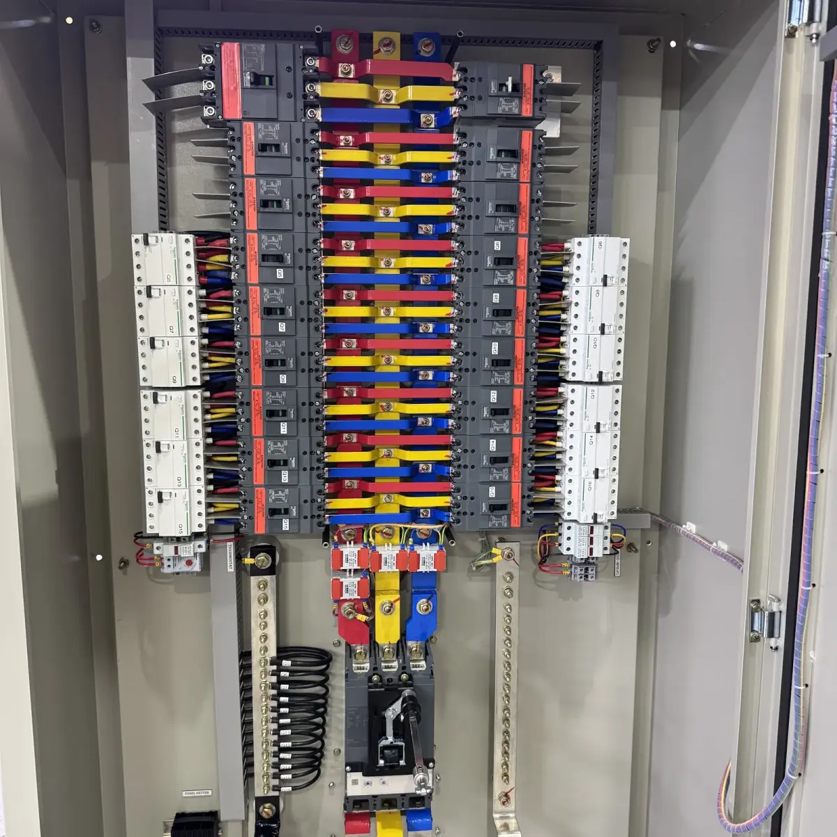 Internal Copper Busbars & Distribution Breakers